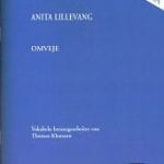Mørke blå forside af Anita Lillevang: Novellen “Omveje” med tyske gloser